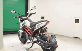 BENELLI TNT125