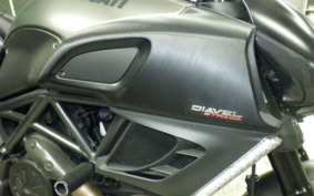 DUCATI DIAVEL STRADA 2014