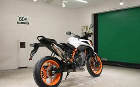 KTM 890 DUKE R 2024