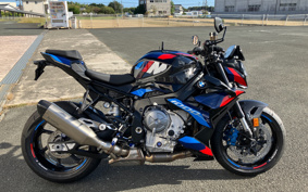 BMW M1000R 0E81