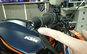 KTM 1290 SUPER DUKE R 2022 V3940