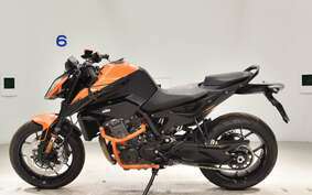 KTM 890 DUKE R 2022 TU940