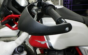 MOTO GUZZI V85 TT 2020