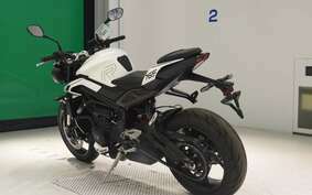 TRIUMPH STREET TRIPLE R 2023