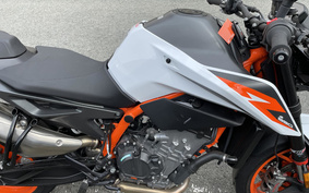 KTM 890 DUKE R 2023 TU940