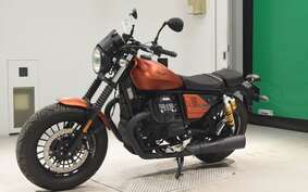 MOTO GUZZI V9 BOBBER SPORTS 2021