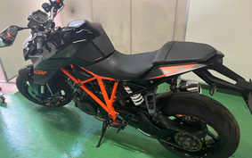 KTM 1290 SUPER DUKE R 2017 V3940