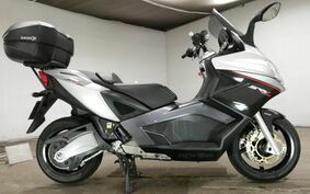 APRILIA SRV850 2017 M551