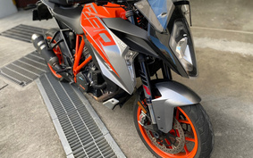 KTM 1290 SUPER DUKE GT 2021 V6940