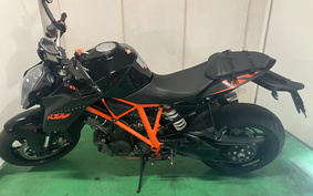 KTM 1290 SUPER DUKE R 2014 V3940