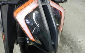 KTM 1290 SUPER DUKE R 2020 V3940