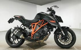 KTM 1290 SUPER DUKE R 2015 V3940