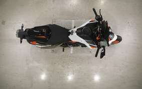 KTM 890 DUKE R 2024