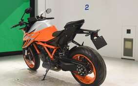 KTM 1290 SUPER DUKE R 2023 V3940