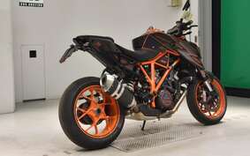 KTM 1290 SUPER DUKE R 2014 V3940