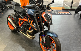 KTM 1290 SUPER DUKE R 2023 V3940