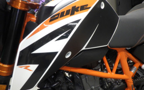 KTM 690 DUKE R 2013