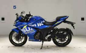 SUZUKI GIXXER 250 SF