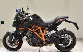 KTM 1290 SUPER DUKE R 2015 V3940