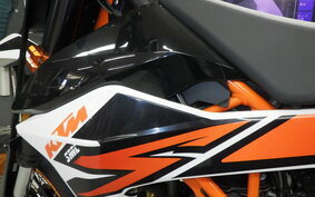 KTM 690 SMC R 2019 LST40