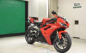 TRIUMPH DAYTONA 675 2012 MD1066