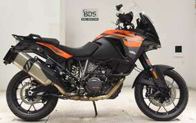 KTM 1290 SUPER ADVENTURE S 2022 V7940