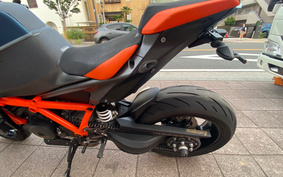 KTM 1290 SUPER DUKE R 2021 V3940