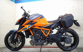 KTM 1290 SUPER DUKE R 2021 V3940