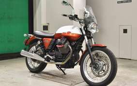 MOTO GUZZI V7 SPECIAL 2013