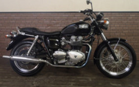 TRIUMPH BONNEVILLE 900 2005 J900TM