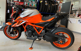 KTM 1290 SUPER DUKE R 2022 V3940