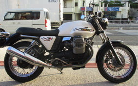 MOTO GUZZI V7 カフェ クラシック 2011