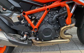 KTM 1290 SUPER DUKE R 2022 V3940