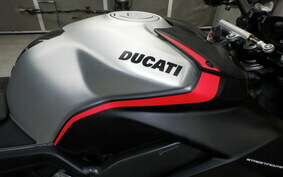 DUCATI STREETFIGHTER V4 S 2022