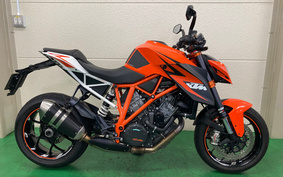 KTM 1290 SUPER DUKE R 2015 V3940