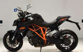 KTM 1290 SUPER DUKE R 2015 V3940