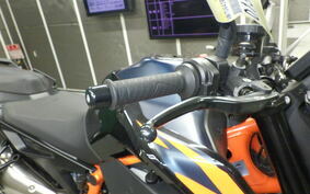 KTM 890 DUKE R 2022