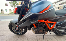 KTM 1290 SUPER DUKE R 2021 V3940