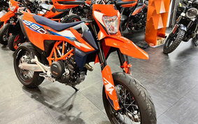 KTM 690 SMC R 2024 LSV40