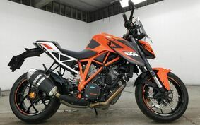 KTM 1290 SUPER DUKE R 2016 V3940