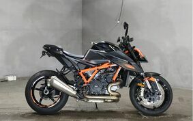 KTM 1290 SUPER DUKE R 2021 V39