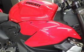 DUCATI STREETFIGHTER V2 2024