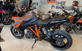 KTM 1290 SUPER DUKE GT 2023 V6940