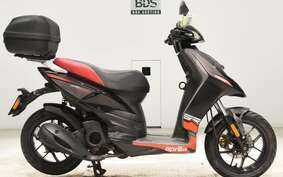 APRILIA SR125 MOTARD M703