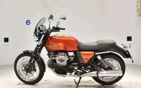 MOTO GUZZI V7 CLASSIC 2013 LWJ0