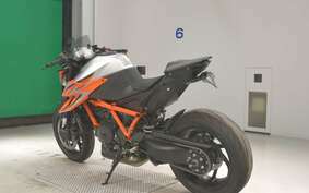 KTM 1290 SUPER DUKE R 2023 V3940