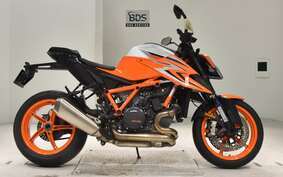 KTM 1290 SUPER DUKE R 2022