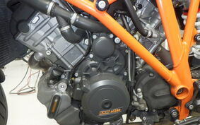 KTM 1290 SUPER DUKE R 2015 V3940