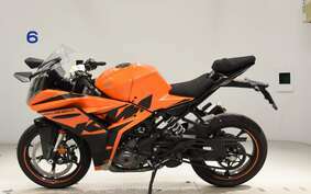 KTM 390 RC 2023 JYJ40