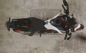 KTM 890 DUKE R 2022